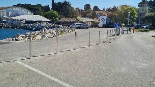 SOSTITUZIONE DEI PALETTI FATISCENTI