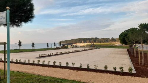 SISTEMAZIONE DEL VERDE PRESSO IL PARCHEGGIO DI PORTON BIONDI