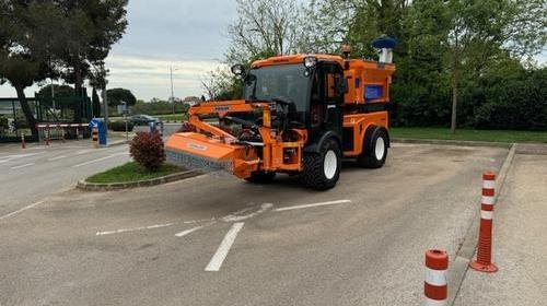 Macchina da lavoro multifunzionale