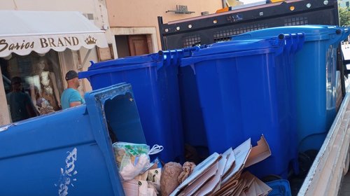 Lavaggio intensivo e sostituzione contenitori dei rifiuti