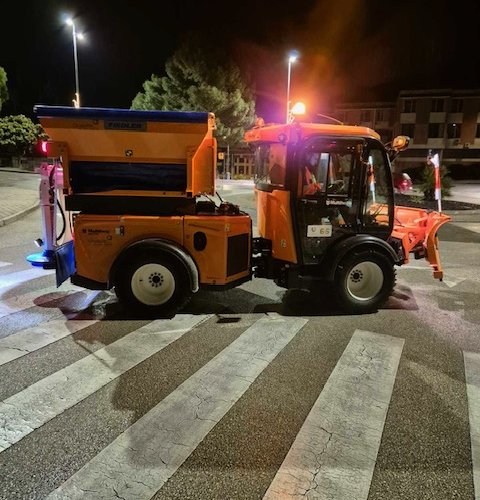 ZIMSKA SLUŽBA - POSIPAVANJE CESTA