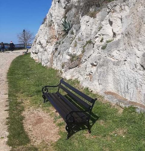 VERNICIATURA DELLE PANCHINE
