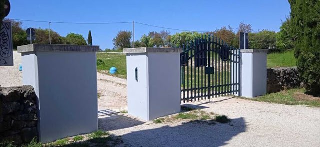 VERNICIATURA DELL’ ENTRATA A CUVI